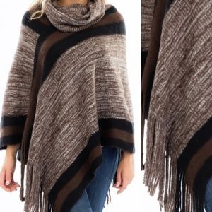 Beautiful Colorblock Turtleneck Poncho